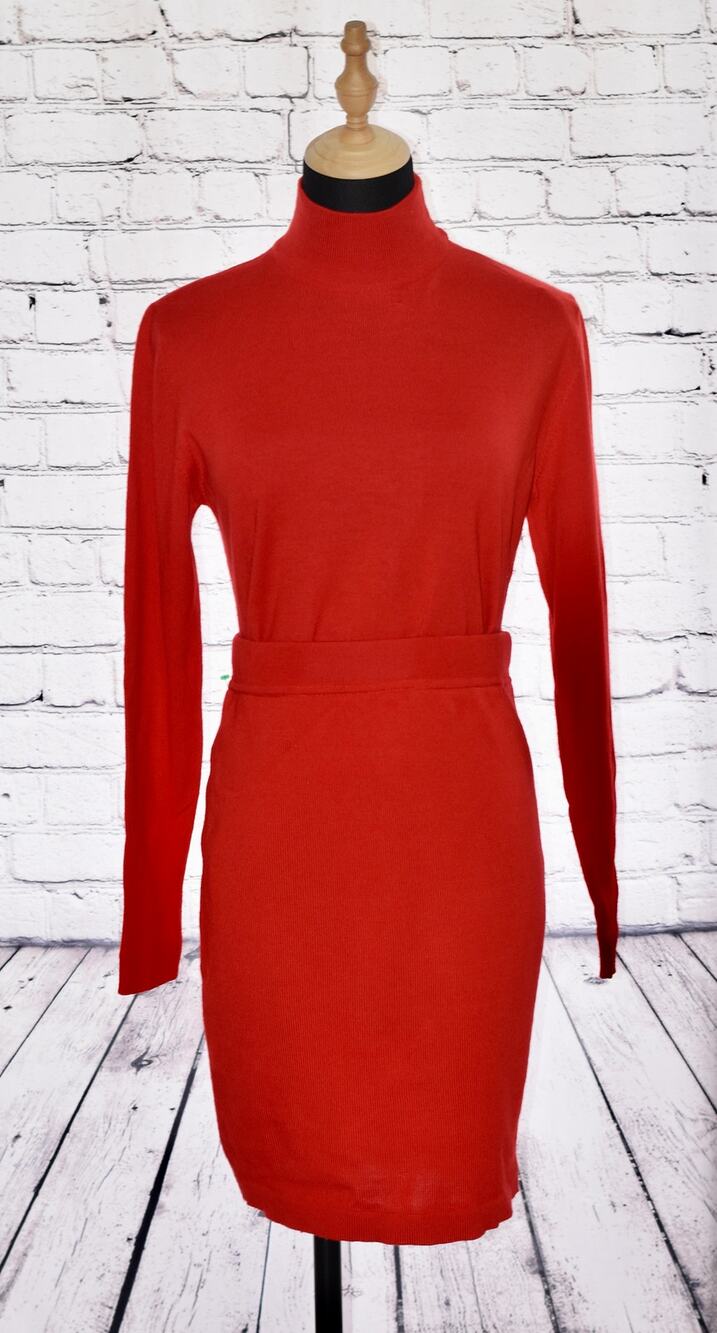 ESCADA Black Label Wool Long Sleeve Turtleneck Red 2pc Skirt Set Size 34/4